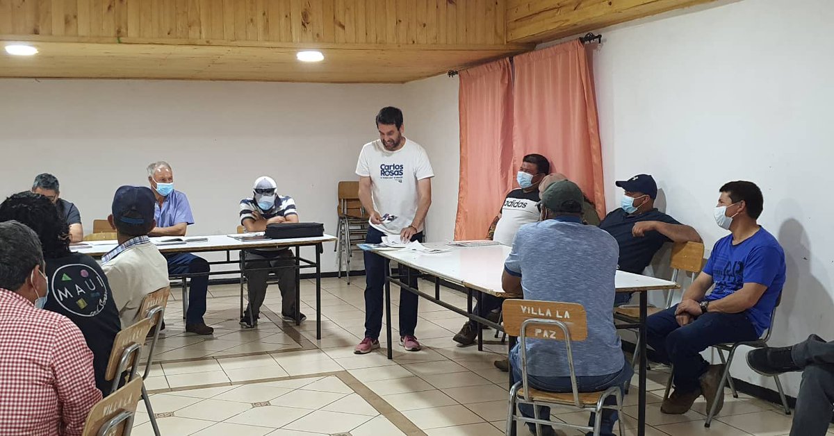 Crosasmaule's tweet photo. Conversando con los vecinos de #Teno
Escuchando y conociendo necesidades sus necesidades para llevar al concejo regional
#CarlosRosas #Vota152 #ATodasPorElMaule https://t.co/iXPaufNB97
