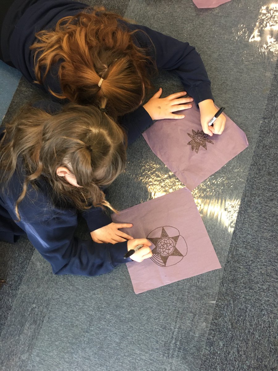 ChilternY6's tweet photo. In the lead up to the Deepali Light It Up celebrations this Friday, our class enjoyed learning about the art of making rangoli designs and using willow to create the shape of flames with Becky and Sarah.
@ChilternSch 
#loveBasingstoke https://t.co/uicFsEO4Sc