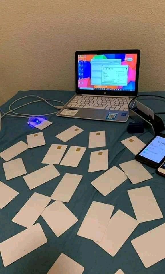 rouanplug's tweet image. Ajouter moi sur snapchat.com/add/harshplug21 et passer vos commandes et pour une bonne commandes ta livraison sera gratuite