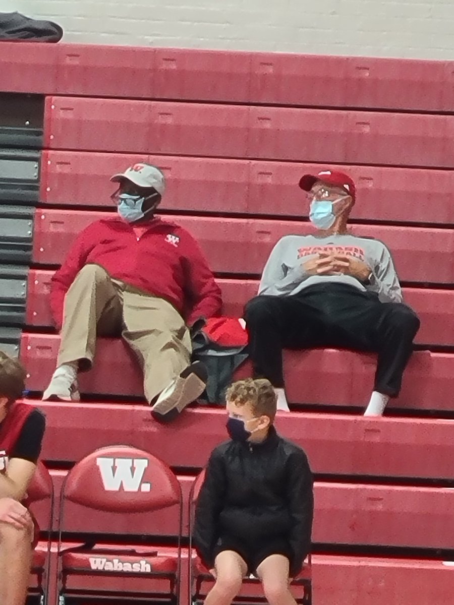 CoachClydeMorg1's tweet photo. Two Wabash Legends Mac Petty @Coachman_P and Rob Johnson enjoy some @WabashBBall https://t.co/uff4m6vRg0