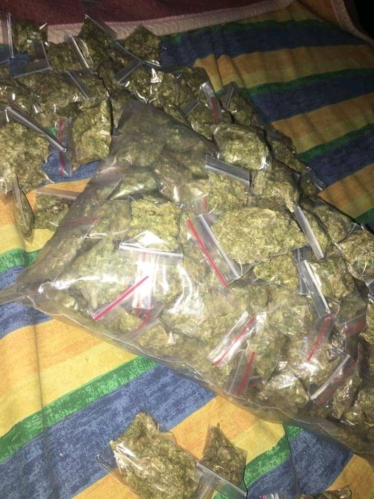 rouanplug's tweet image. Ajouter moi sur snapchat.com/add/harshplug21 et passer vos commandes et pour une bonne commandes ta livraison sera gratuite