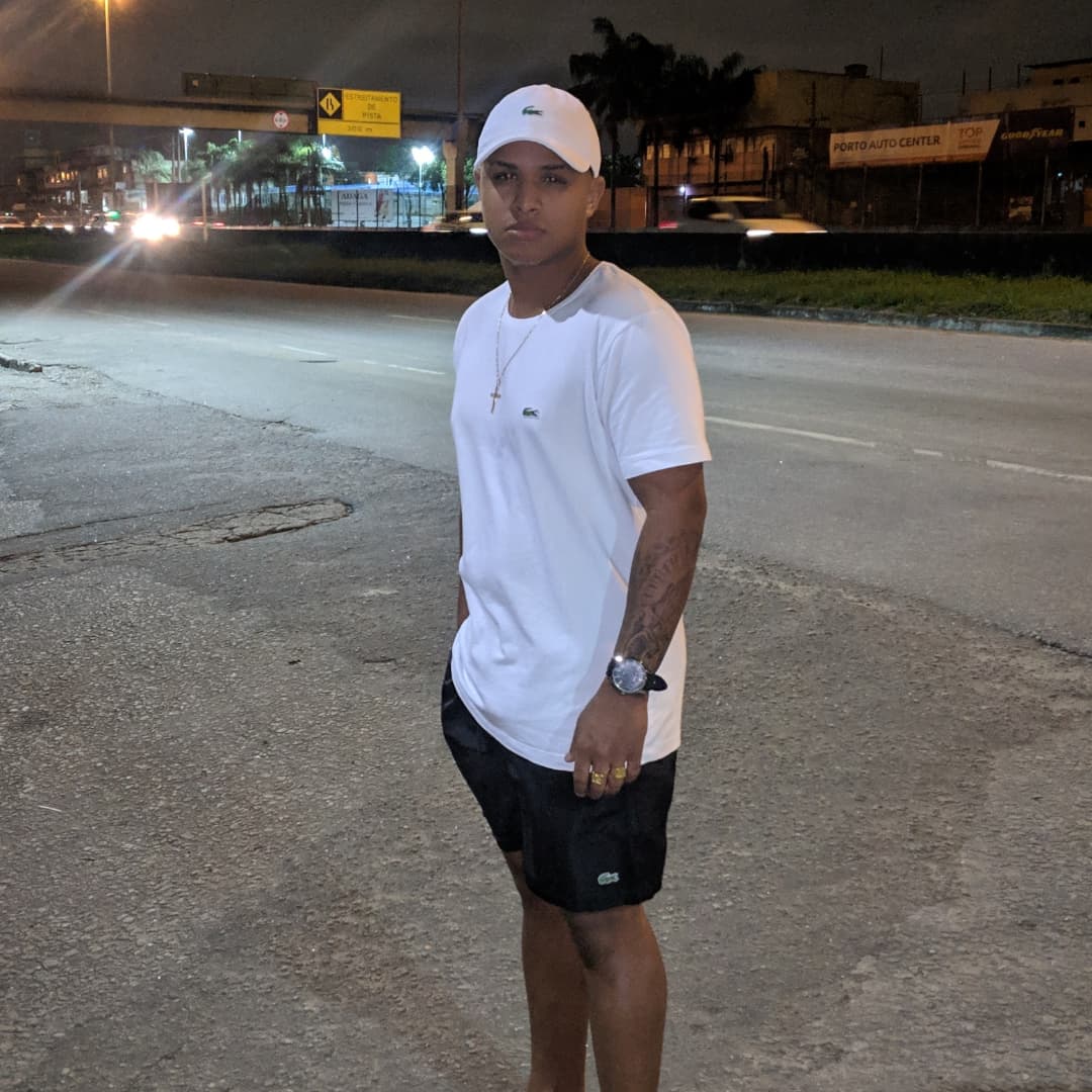 wldocrvg's tweet photo. Negando os padrões e sendo cada dia mais feliz! https://t.co/s9RAUUalGx
