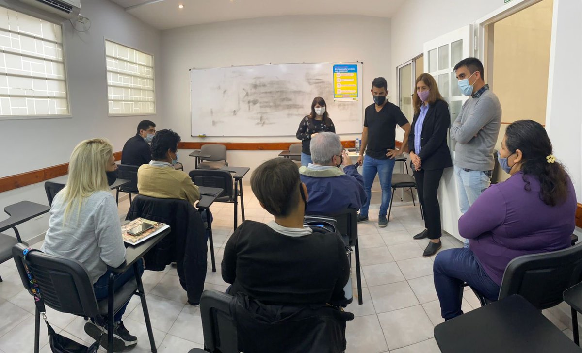LancioniFacundo's tweet photo. Hoy recibí en nuestro #CFP31 @SeducaSindicato a @eugecortona Subsecretaria de Agencia de Aprendizaje a lo Largo de la Vida y Heber Reinoso, Gerente de #FormaciónProfesional.

Es muy valioso ver funcionarios que acompañen las actividades de los Centros de Formación Profesional 🤝 https://t.co/SjTXuoDmiO