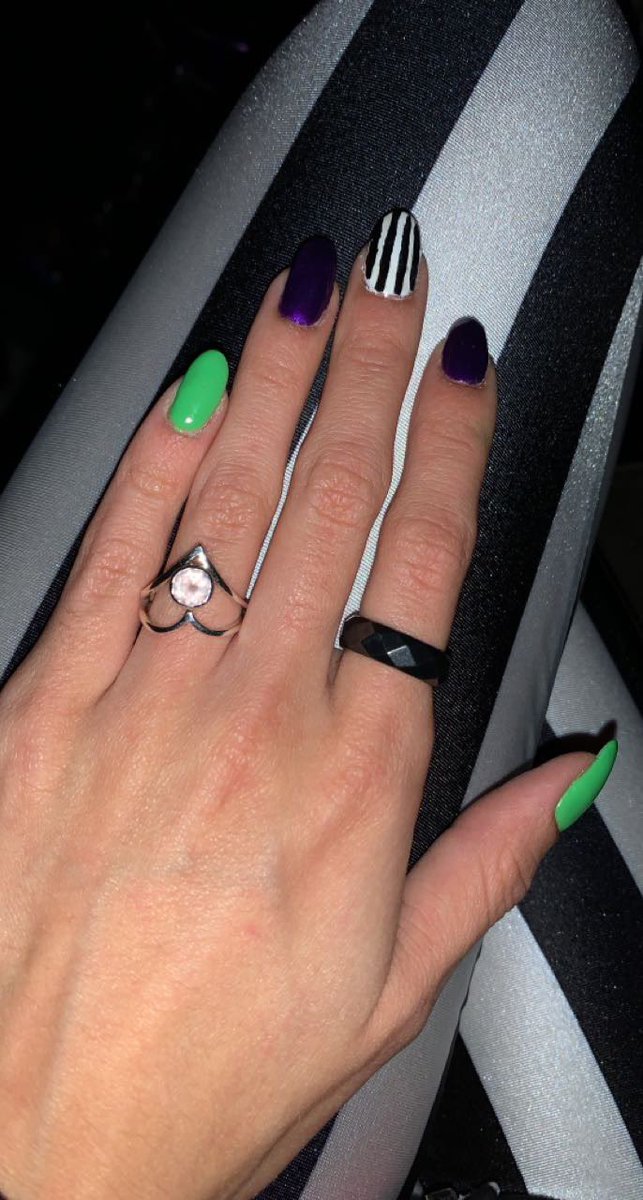 evelyndanielle3's tweet photo. IM ENGAGED!!!!! Who would’ve thought Beetlejuice and Michael Myers would make the perfect couple https://t.co/cyAycXyhTu