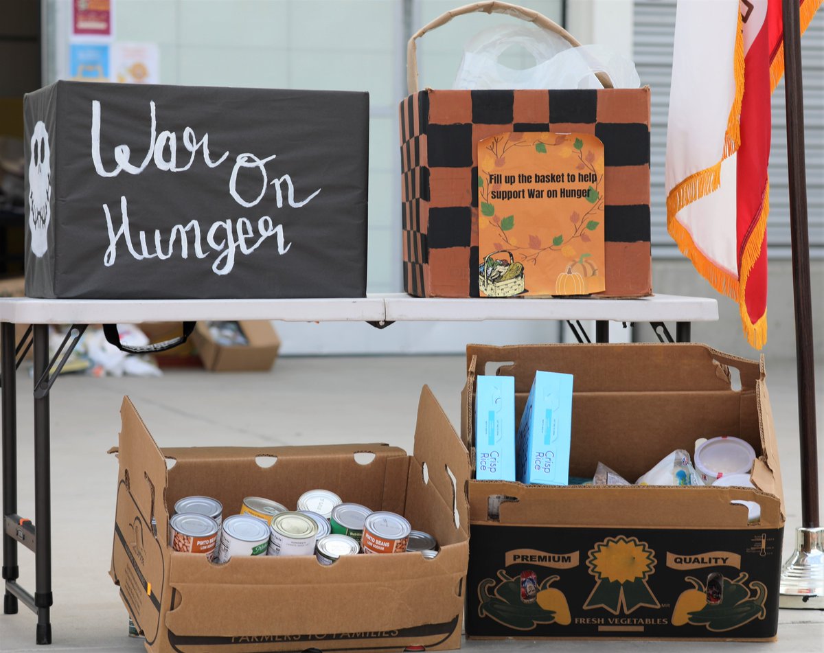 gomusd's tweet photo. Kicked off our annual War On Hunger Campaign Monday at the ATC! Itβs that time of year when we get an opportunity to help out those in need. Please consider donating non-perishable food items. Collection boxes can be found at your local school. Thanks! #waronhunger https://t.co/SAPVdq93Jt