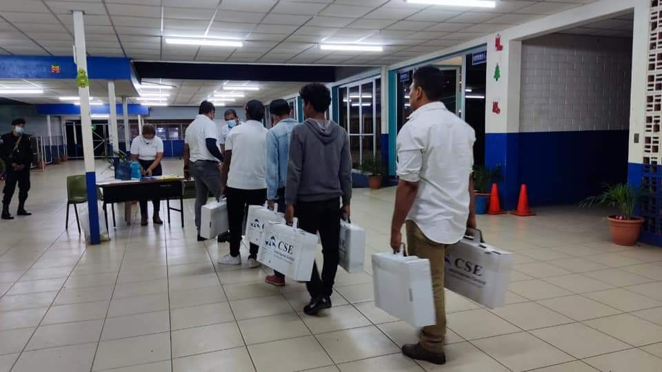 Ya se encuentra en el Departamento de Chinandega el material electoral para las elecciones del 7 de noviembre 🇳🇮 🗳

#Chinandega 
#UnidadPorElBienComun
#ElManifiestoPlus