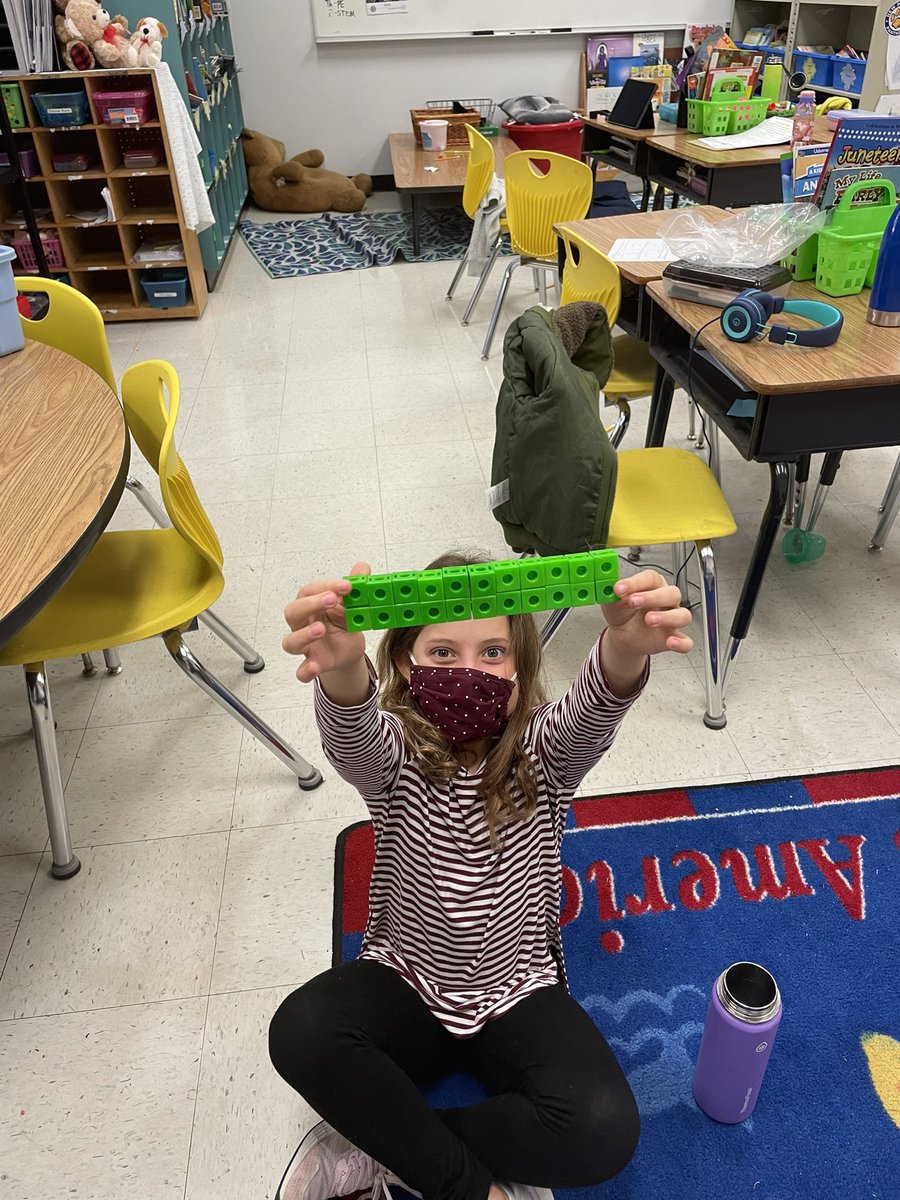 lawanda_estes's tweet image. Using connecting cubes and equal groups to see if numbers are even or odd! #handsonmath #MathInPractice