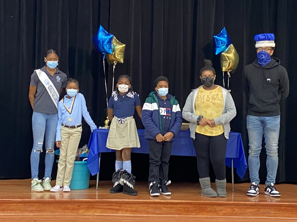 Thx Mr &amp; Miss WHS @JalalMckie__ <a href="/MadysonWilson5/">Madyson Wilson</a> for recognizing our Dolphins of the Month. You have given them one more reason to SWIM!
#ShowRespect #WorkHard #IncludeKindness #MakeResponsibleChoices <a href="/RonMaxwellFCS1/">Ron Maxwell (@FCS)</a> <a href="/JarvisAdamsEdu/">Jarvis Adams</a>