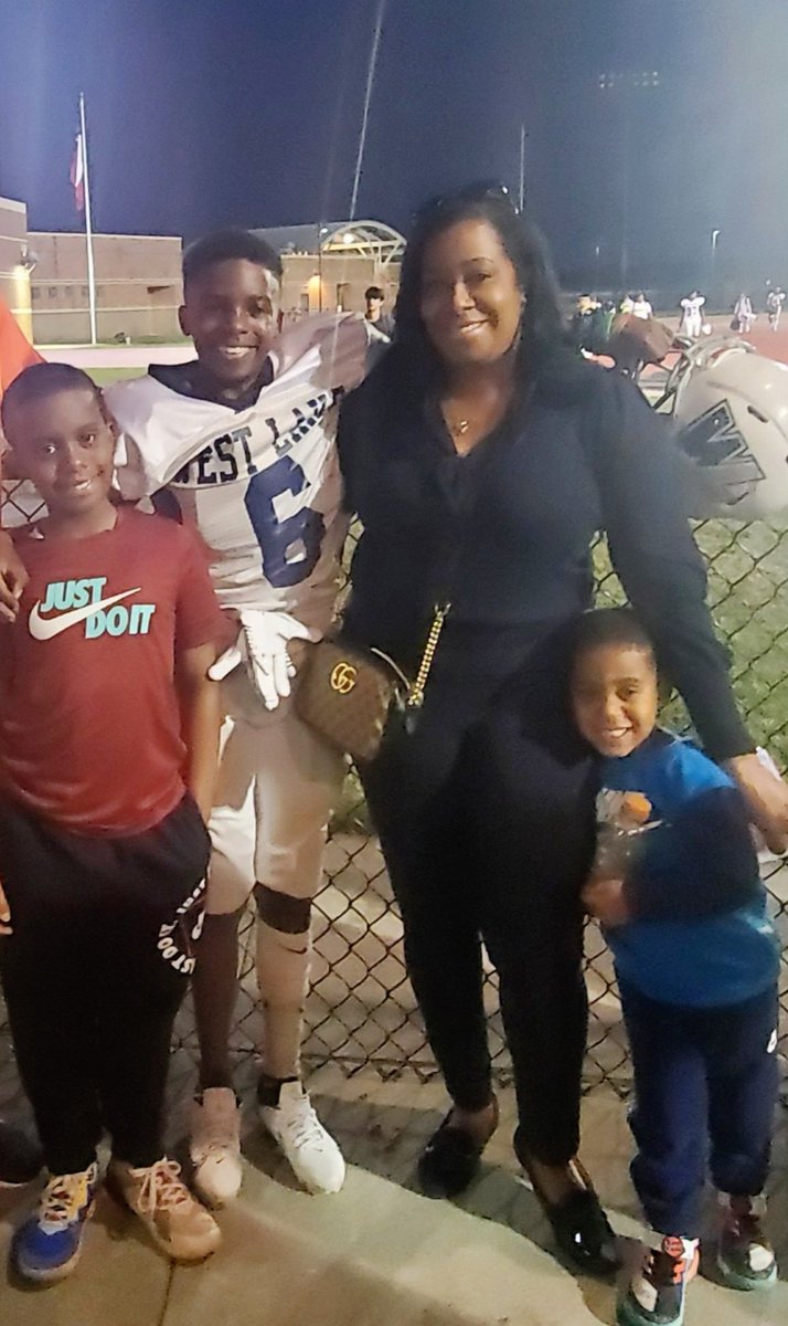 ChelseaStJulie2's tweet photo. Well, my oldest son wrapped up his middle school football career tonight....they tied so they're unofficially UNDEFEATED!!! Lol 😁#gowestlake #8thgrDistrictChamps
#mylittlePrimeTime #westlakewolves https://t.co/4nfcGeseaO