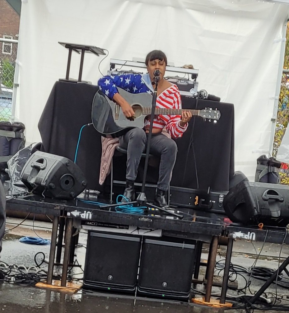 Stopped by <a href="/Nikkita4Nine/">Nikkita4Nine</a> Mutual aid event to drop off a box of wool socks and got to see one of my favorite local artists Eva Walker of <a href="/TheBlackTones/">The Black Tones</a>! Time to get those ballots in. You have until 8pm to drop them at a drop box.