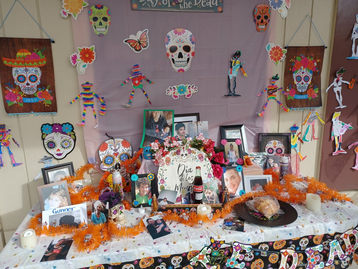 MsRockwell7's tweet photo. dia de Los Muertos celebration at B. Gale Wilson today.@MRiveraBGW @BGaleWilson1 https://t.co/XCcz24jqqM