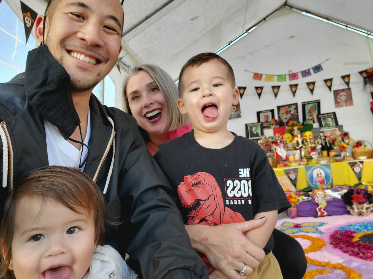 Solidarity's Dia De Los Muertos ofrenda!