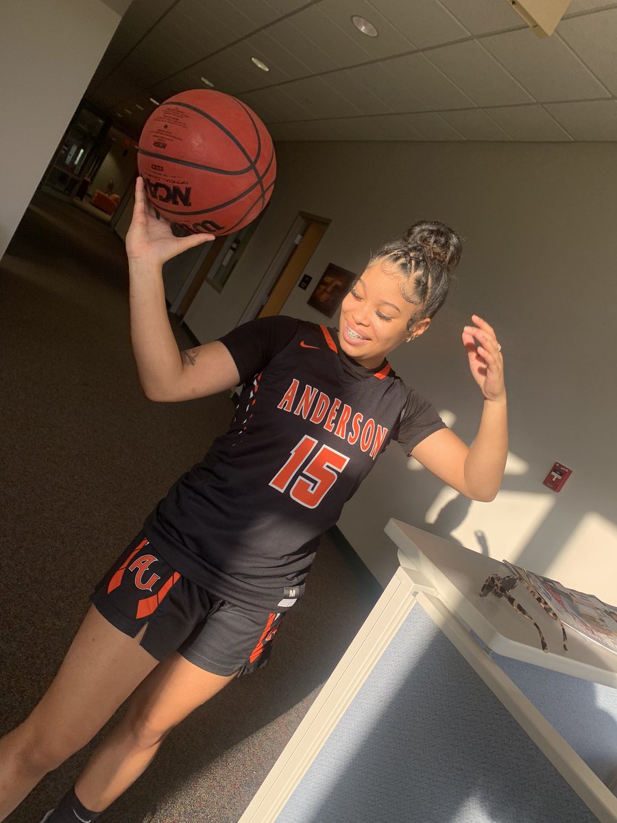 mayaa_turner's tweet photo. Freshie Szn 🖤🧡🤍. https://t.co/lpcfKzD3kJ