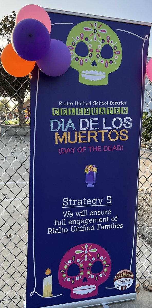 RachelAceRey's tweet photo. Enjoy the beautiful Altars that our schools and district departments put together for our families to enjoy on Dia de Los Muertos. https://t.co/NQKWYGPSNv