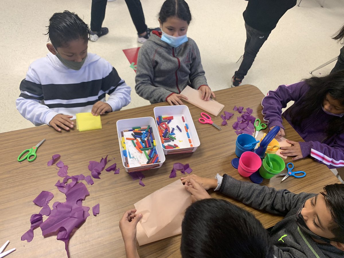 alcalateach's tweet photo. Dia de Los Muertos festivities! #johnsonproud https://t.co/9bXR4fFMbs