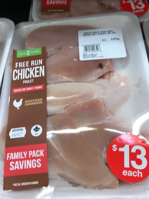 Kurtalian's tweet photo. Hey @saveonfoods I like your chicken but next time don't add the extra protein. #yuck #fly https://t.co/DjuMSOb8ak