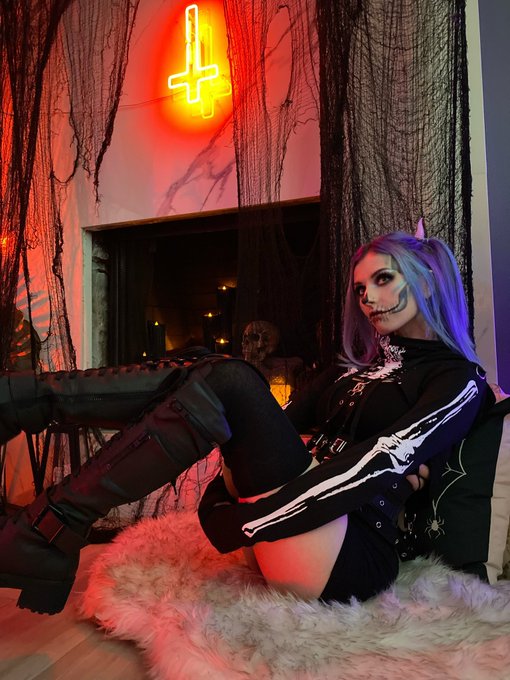 Spooky 💀   📷: @HannahRayNinja https://t.co/b4EEzLeFdl<a class="tags" href="/tag/hannahrayninja">@hannahrayninja</a>