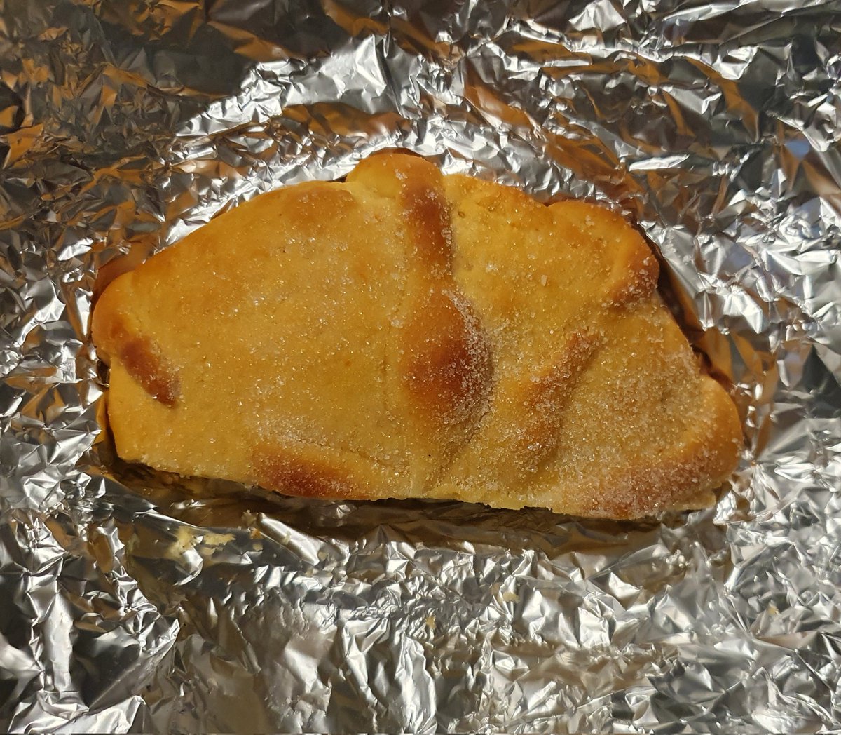 KARLIXSC's tweet photo. Como cuando tienes una vecina que le encanta cocinar y hace delicias como esta, pero lo mejor es que te invita 😍❤😘 muchas gracias  @XiniaCH https://t.co/pFxhrAeJhm