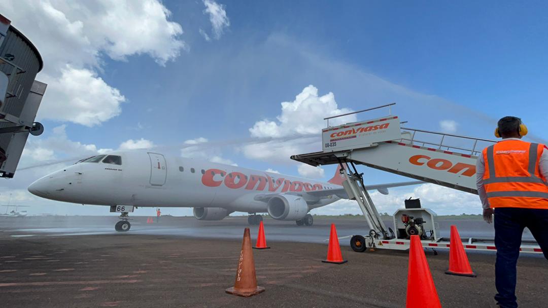 OviedoPSUV's tweet photo. Estamos de júbilo porque con la llegada de este avión marcamos la apertura de nuevos horizontes hacia una etapa llena de prosperidad y bendiciones para nuestro país.

#Infocentro21Años
#VamosCiudadGuayana https://t.co/LYHPQFh766