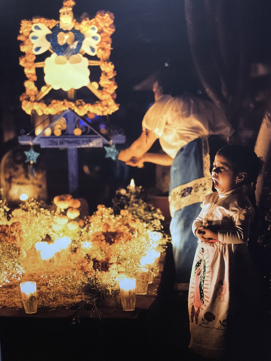 Consuelovaldesc's tweet photo. Es una invitación a pensar y entender de una manera distinta el acontecimiento de la muerte, especialmente en un contexto en que muchas personas han perdido sus seres queridos por la pandemia. https://t.co/5B25ZVuLEj