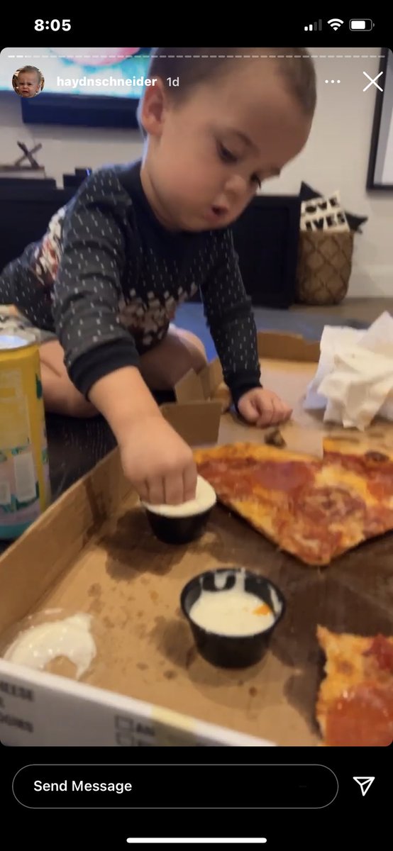 suegainz's tweet photo. “Girls with their ranch” https://t.co/YrG264Mzcz