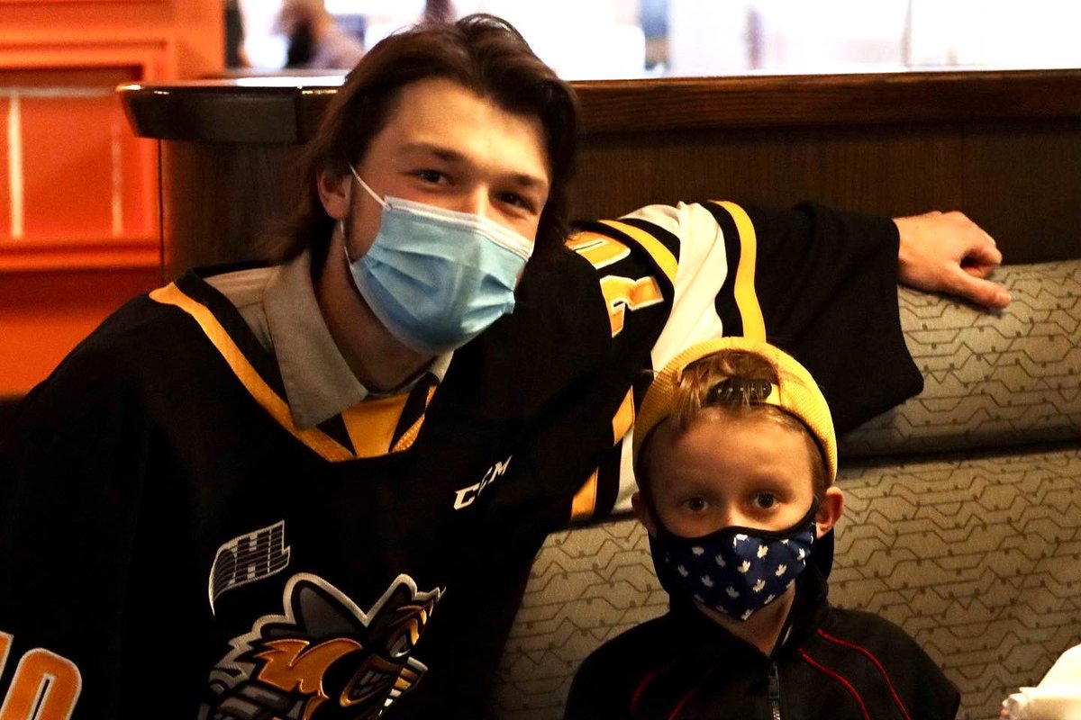 StingHockey's tweet photo. Our first Sting Serve You at @bpsarnia was a BLAST! 🎉🍕 See you again on November 29th! https://t.co/p9ZY1Uf519