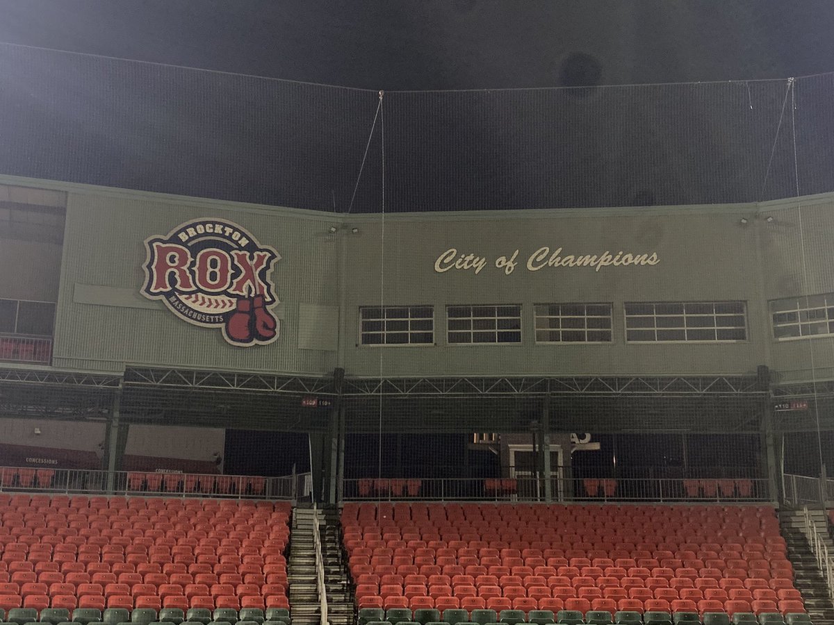 MikeB_Musco's tweet image. Final walk through and light test @RoxBaseball complex tonight. Thank you @Ameresco  for partnering with @MuscoLighting to make this happen #TLCforLED #showtime #playball