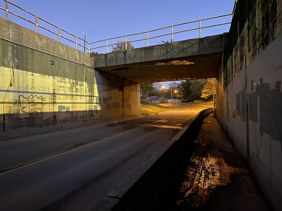 ozarkgroves's tweet photo. A contrast of dark spaces: urban and rural #lightpollution #safe #darkness #nightsky #safe #streets https://t.co/ktFxgS0Vki