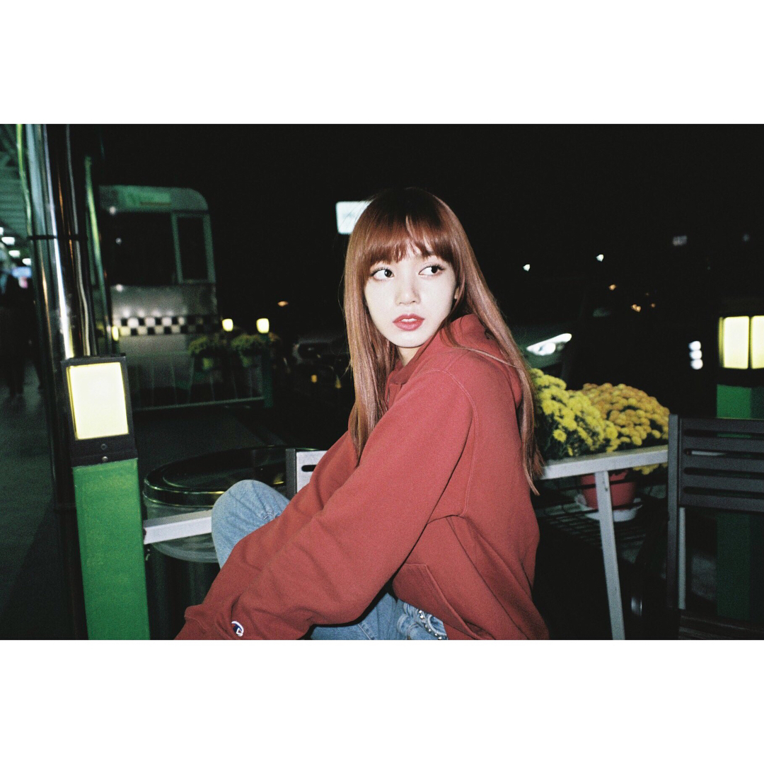 timetolili's tweet photo. 171106 blackpinkofficial instagram update

"#BLACKPINK #LISA #PhotobyNiNi #PhotoByChaeng 📸 ❣️❣️❣️"

https://t.co/38TE7O2eM3 https://t.co/xb5j1LGM4L