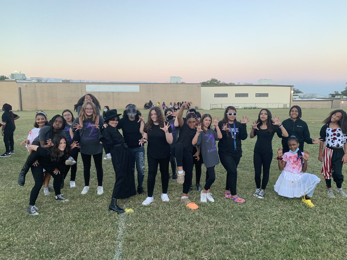 RachCountryman's tweet photo. So proud of these dancers!  #ClarkHobbyDance #FallShow #RootEdHobby #DanceLife @NISDHobby @NISD_FineArts @ElCarranco1 @DrMJohnson1 https://t.co/KJ99RDB2cF