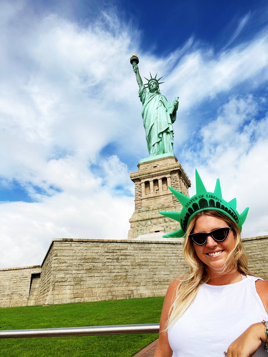 kmorry19's tweet photo. Day 2 of #natureofworklive today is Live from New York! 
More amazing content on #ESG strategies, #equitable workplaces and avoiding horrible #hybrdiworking 

Here is a pic of me pretending I’m also live from #NewYork not New Zealand

https://t.co/o7LoBxBPw2 https://t.co/IpRvIQSJ4H