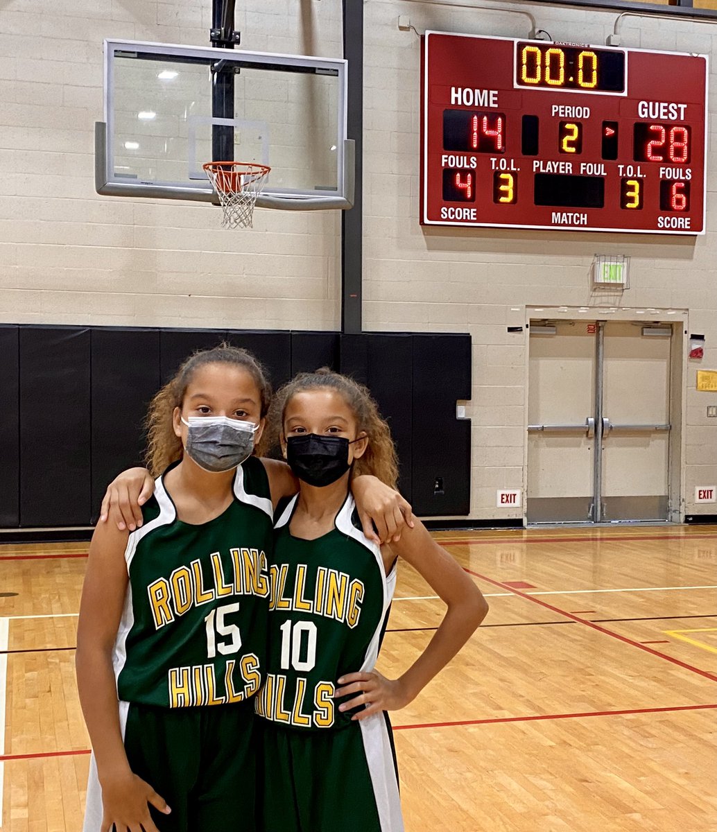 michaellrich1's tweet photo. 6th grade girls at Rolling Hills continue to roll as they defeat Dartmouth and remain undefeated at 5-0. #girlsbasketball #wbb #rollinwiththerichs @RTwins2010 @LisaRich1032 https://t.co/py6Hu8vozT