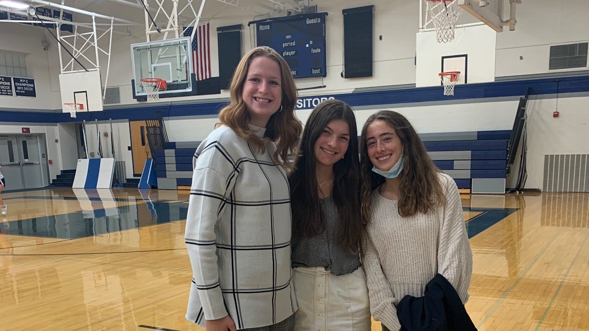 OldHeadHoops's tweet photo. Some seniors dropped by the gym following their National Honors Society ceremony!
#ScholarAthletes https://t.co/lmPIeGkvJ6