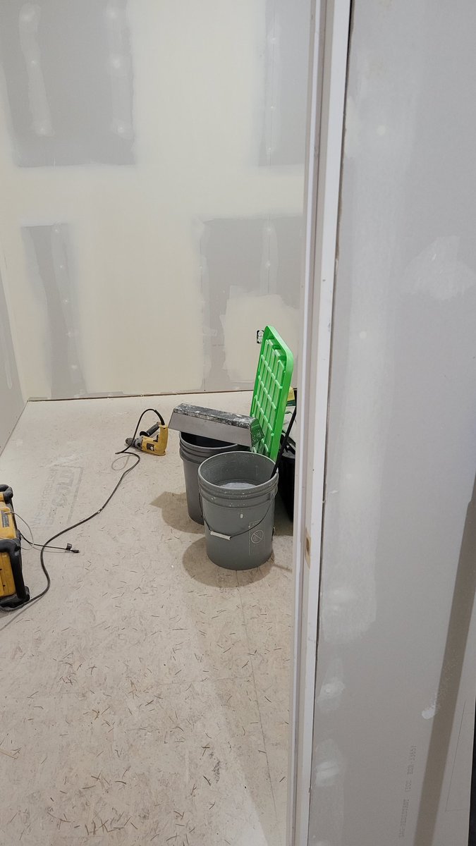 the_subcon's tweet photo. Back at it. 
#drywallsucks
#payingforteethsuckstoo 
#dowhatyouhaveto https://t.co/5x3mvGBthA