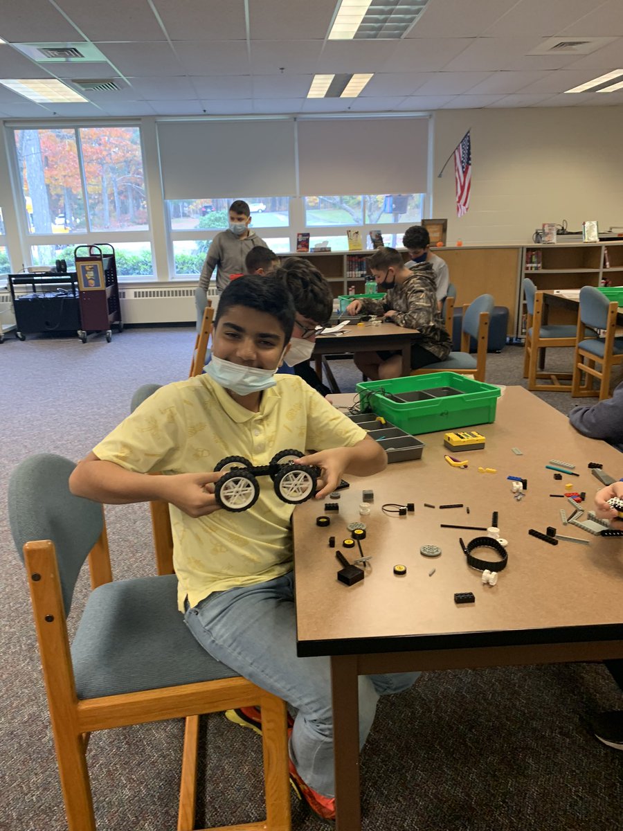 lderrymslibrary's tweet photo. storm time today…#LEGO time! Kids having a great time building! #STEM #lderrylearns @Londonderry_lms https://t.co/3WS7esVjcz