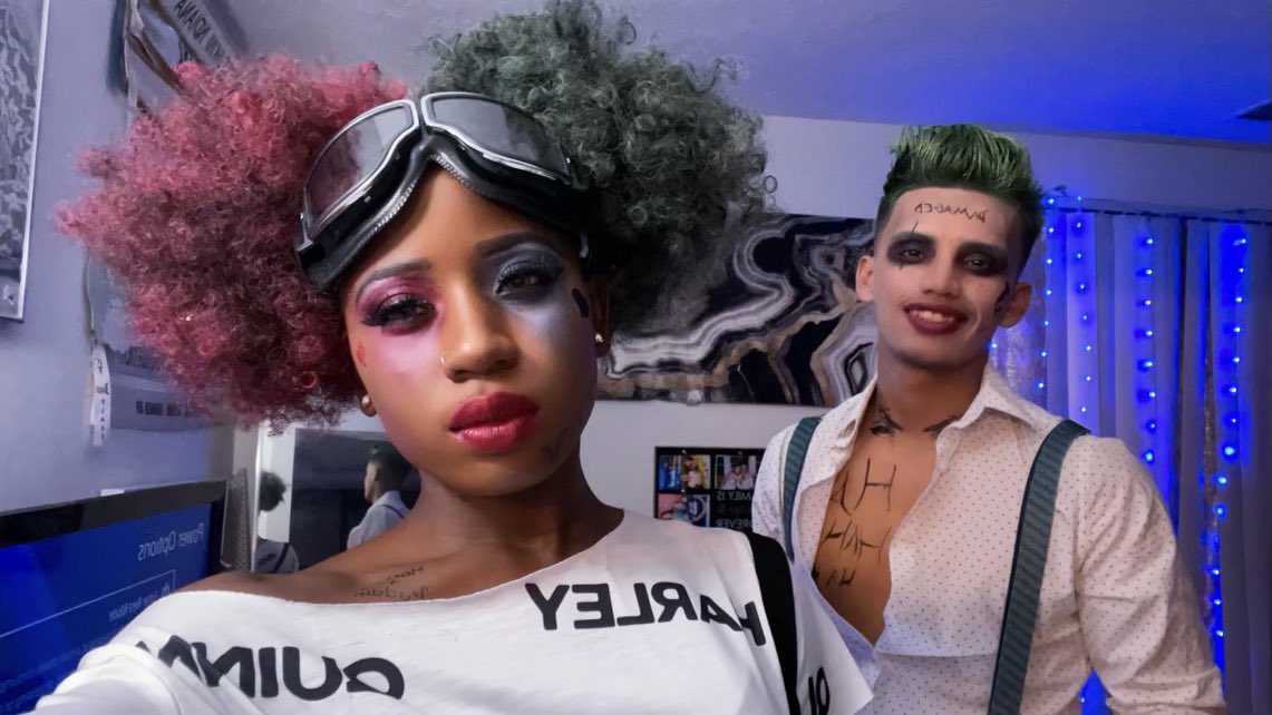 mdctjr04's tweet photo. 🤡🖤♣️♠️ yk it’s love when you can’t get enough of craziness 
#halloween2021 #mexican #liberian #biracial https://t.co/RGRsDaVo4e