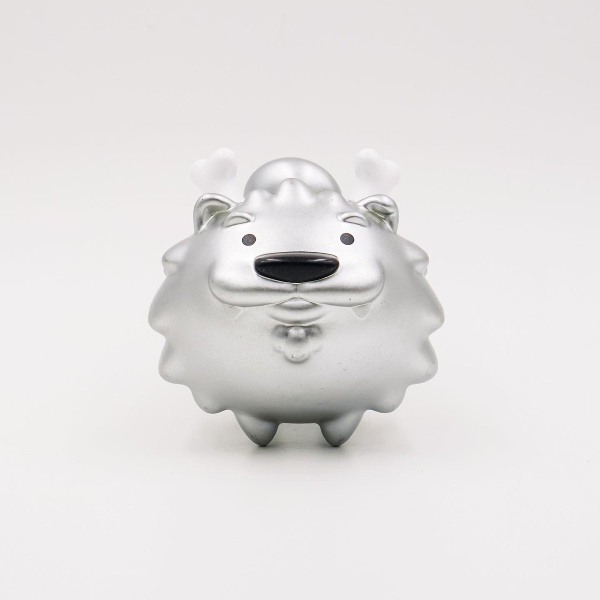 MartinHsu's tweet photo. OH HAI 😍 

#DragonBoySuper #DCon2021 #CCSE Exclusive colorway - metallic silver limited edition! Available in online store only. https://t.co/RjejCv7ac3