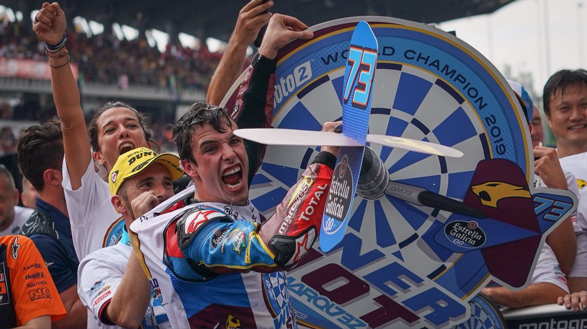 catarina93_73's tweet photo. #2YearsAgoToday in Malaysia:
@alexmarquez73 
“don’t wake me up from this dream!”

Happy #WinnerShot🎯 Anniversary Àlex! We were as proud of you on that day as we are now. 
Cheers to making more of your dreams come true. Because you will! 

#AM73WorldChampion 🏆
📷 @shooterbikes https://t.co/1t2Yikw02T