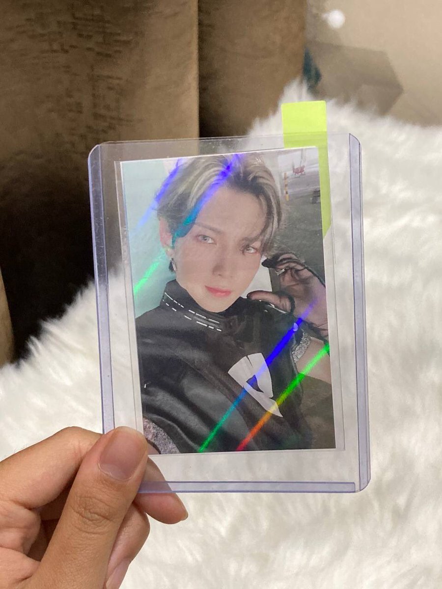 yaabooboo's tweet photo. masyehh baby saya @IAtiny99 ✨ yuyu and yeo yglobal jumpa jalan pulang hehehee💛 thanks fara for the sweet note🥺 muah muahhh https://t.co/Nin5edPLM6