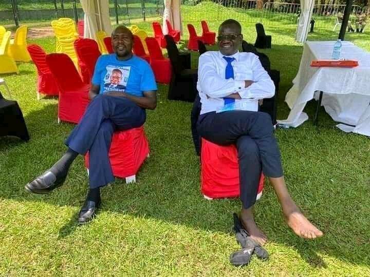BundibugyoU's tweet photo. 3rd Nov was such misery for the people of Uganda. I mean gate keeping and fighting for freedom of the masses 
#M7NovMassacreUg 
#WeAreRemovingADictator https://t.co/v5kxWQBniW