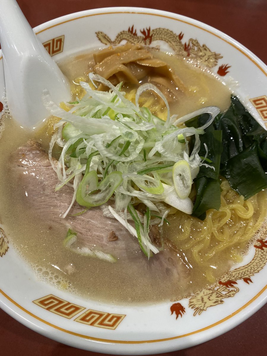 ネコとちいかわ、かわいい

塩ラーメン、うまい 