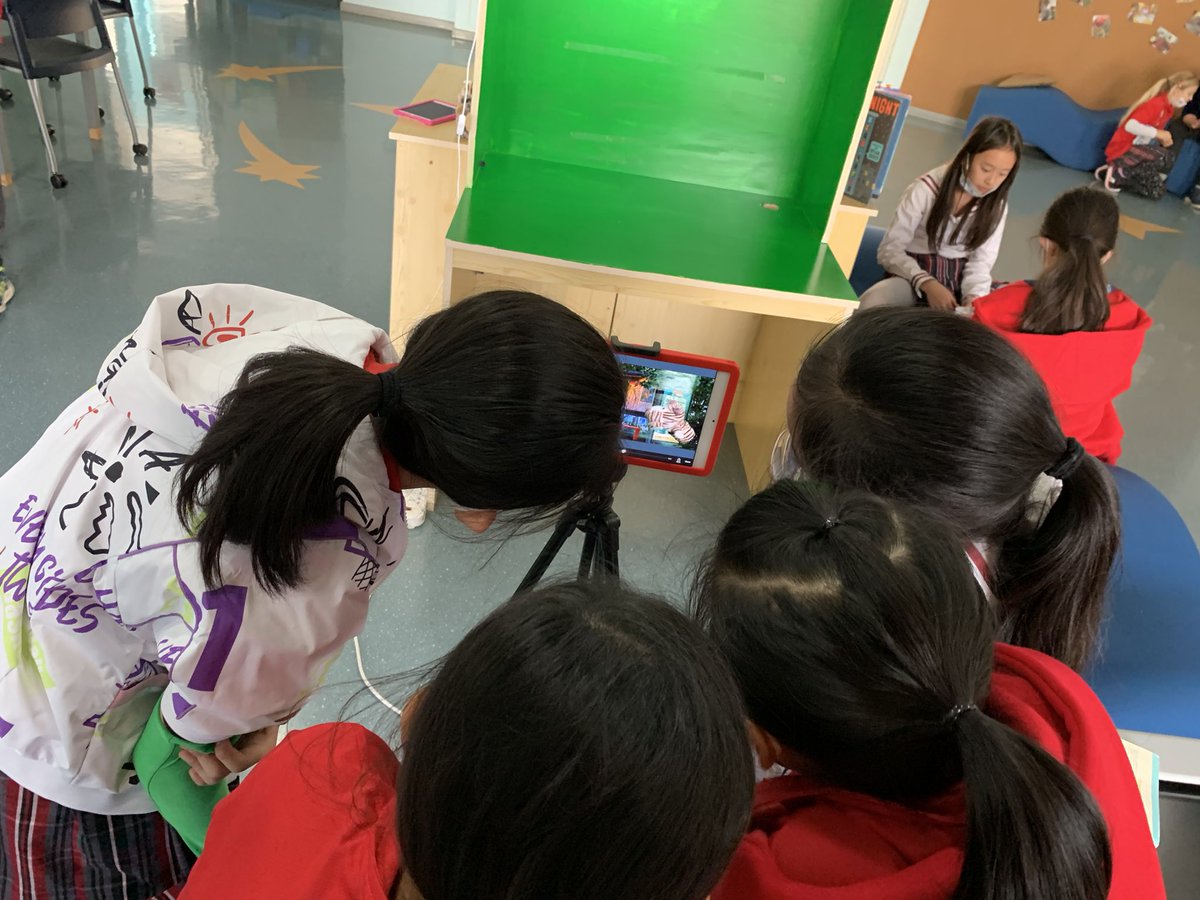 Some G5’s came to the #makerspace today to learn how to use the #greenscreen. I’m excited to see how they’ll use their new skill to express their ideas and show their learning! #myCISB #PYPlibrary