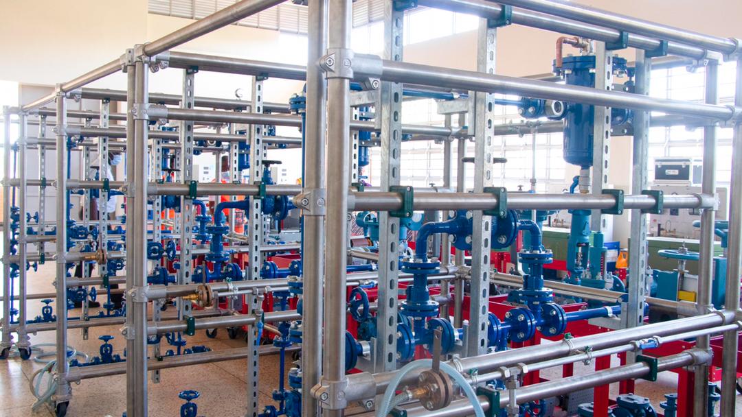 MoESWorldBankUG's tweet photo. Accreditation of Uganda Petroleum Institute by @OPITOGlobal means the courses offered by the institute will be globally competitive.Ugandans who will undergo Oil and Gas training at @upikuganda will be able to work anywhere in the world. #TVETReformsUg @TVETuganda @Educ_SportsUg https://t.co/ds3NQcxeHU