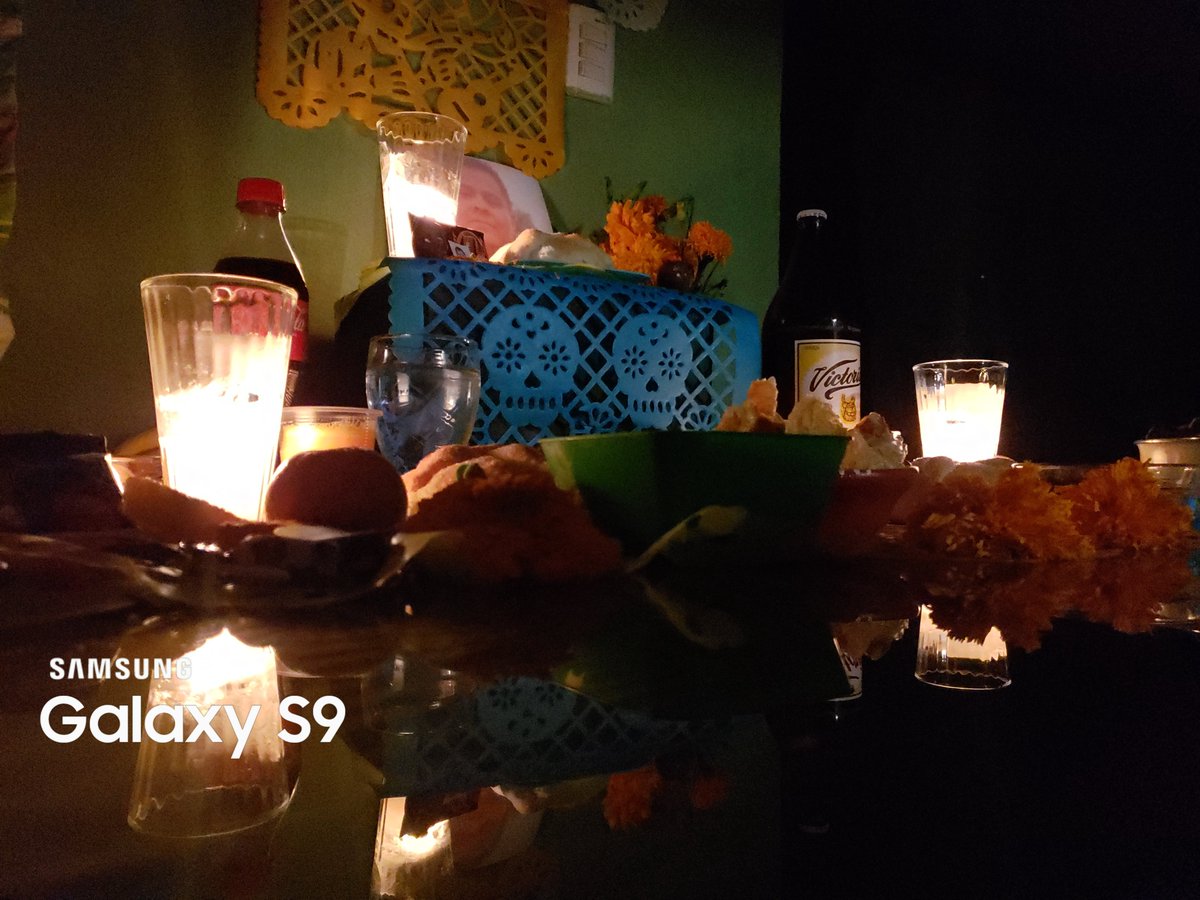 mayteamorcito05's tweet photo. @samsungmobilemx #SamsungPlaygroundMx
#PhotoChallengeMx
#WithGalaxy S9.
La ofrenda es una de las tradiciones más arraigadas q pasan de generacion en generacion y sea grande o humilde siempre es puesta con amor nuestros familiares difuntos aunque sigan vivos en nuestros corazones ♥ https://t.co/kNVBzFJtQX