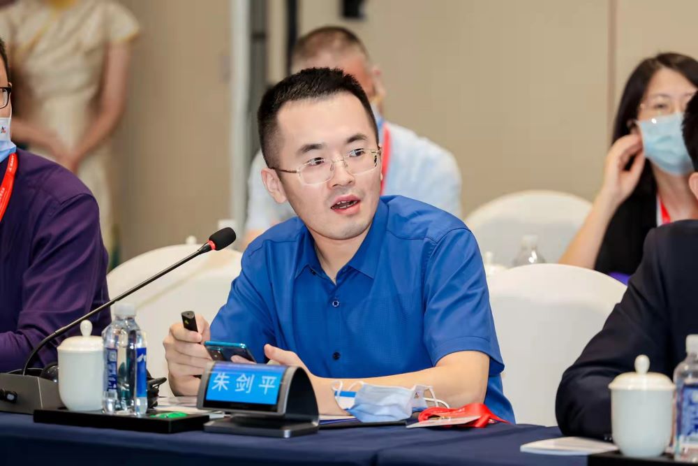 INHEMETER2's tweet photo. On September 27th, Shenzhen-Africa Economic and Trade Matchmaking Meeting 2021 was held in Changsha City, Hunan Province. INHE was invited to attend the meeting. The president assistant of Inhe Group, Mr. Zhujianping, was invited to deliver a speech. https://t.co/IV974sd47q