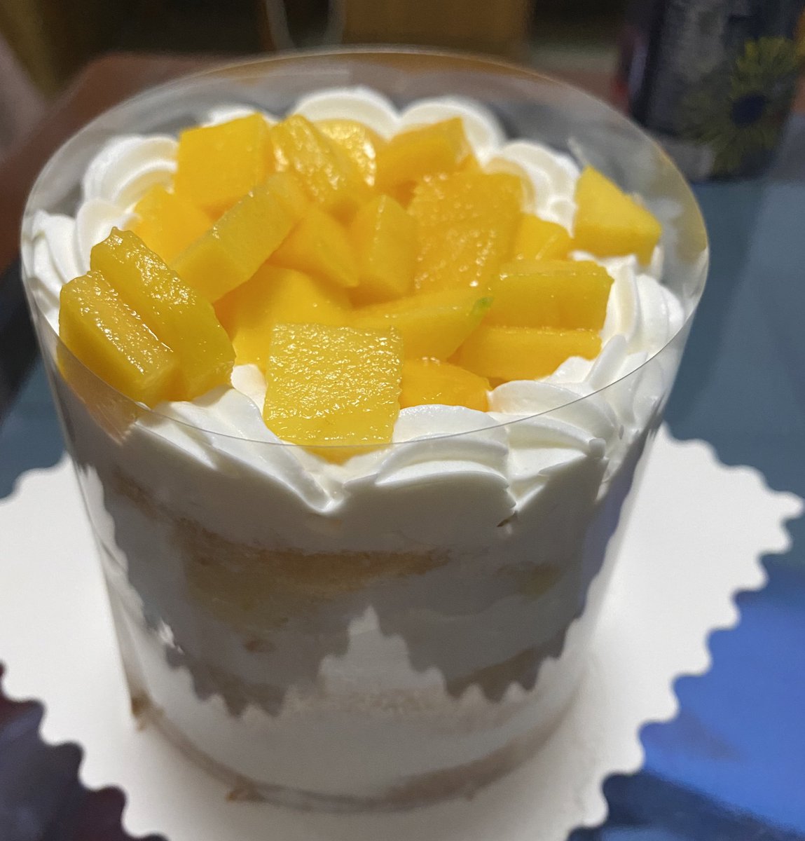 stopstopY's tweet photo. 挑了半天选的蛋糕←
收到后的样子→
终于明白那句“不能说一模一样，可以说毫不相关”啥意思了🤗 https://t.co/ZJftGcFDZk