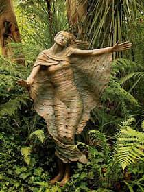 arboles_magicos's tweet photo. Menudo susto ir caminando por la floresta y que antes que tu haya pasado el escultor Bruno Torfs.
... con sus esculturas en pleno bosque damos hoy los buenos dias de un miercoles de Noviembre. https://t.co/ripU4IHIax