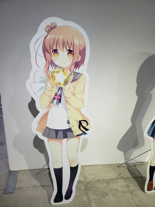 現実の女の子って小さいんですね。 