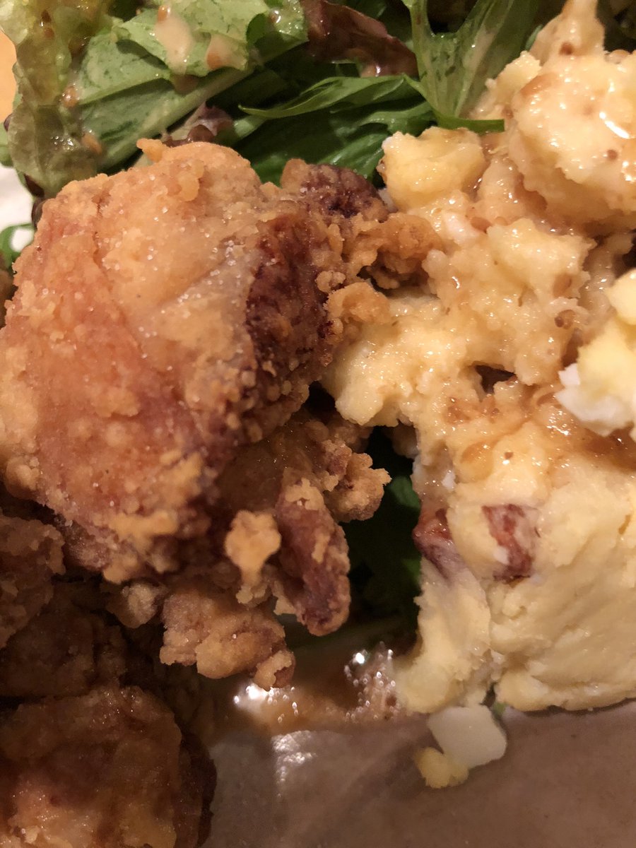 唐揚げ定食
学生の頃行かなかった分、定食屋が最高過ぎるな