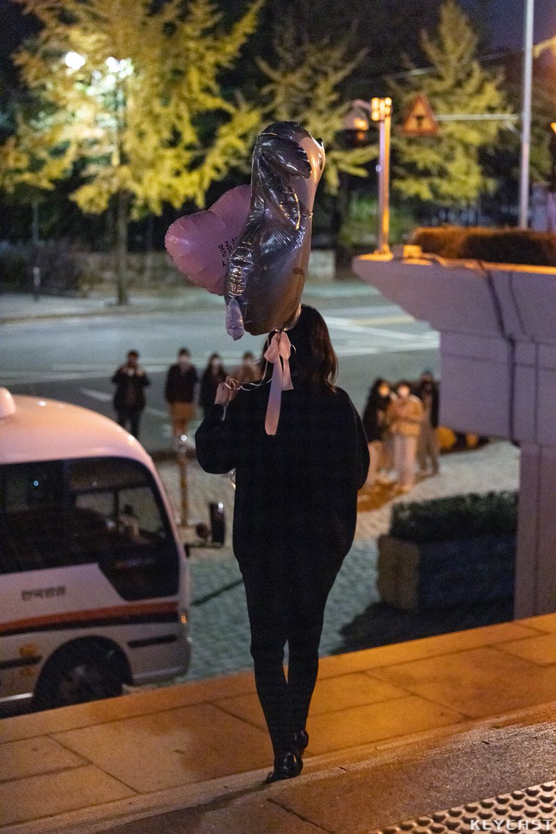seoinjaes's tweet photo. 665일 동안 한디가 있어서 정말 행복했어요🐰💜 https://t.co/4oAtrnhQGV